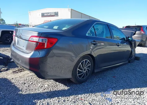 2014 Toyota Camry Le z USA, uszkodzony, nr VIN 4T4BF1FK5ER442957
